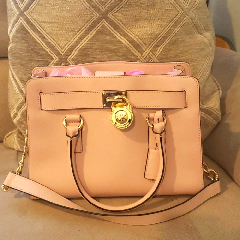 Like new light pink MICHAEL KORS bag